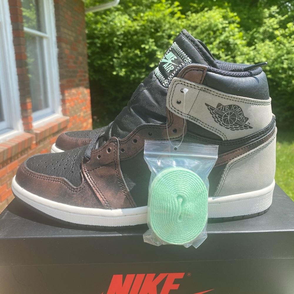 Jordan 1 high OG patina